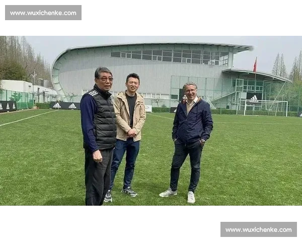 徐根宝:上海德比无关红蓝,城市荣耀高于胜负 徐根宝:上海德比无关红蓝,城市荣耀高于胜负